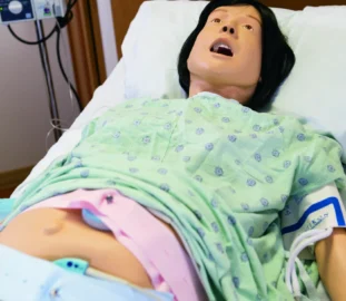 Materský a pôrodný simulátor - základná Lucy